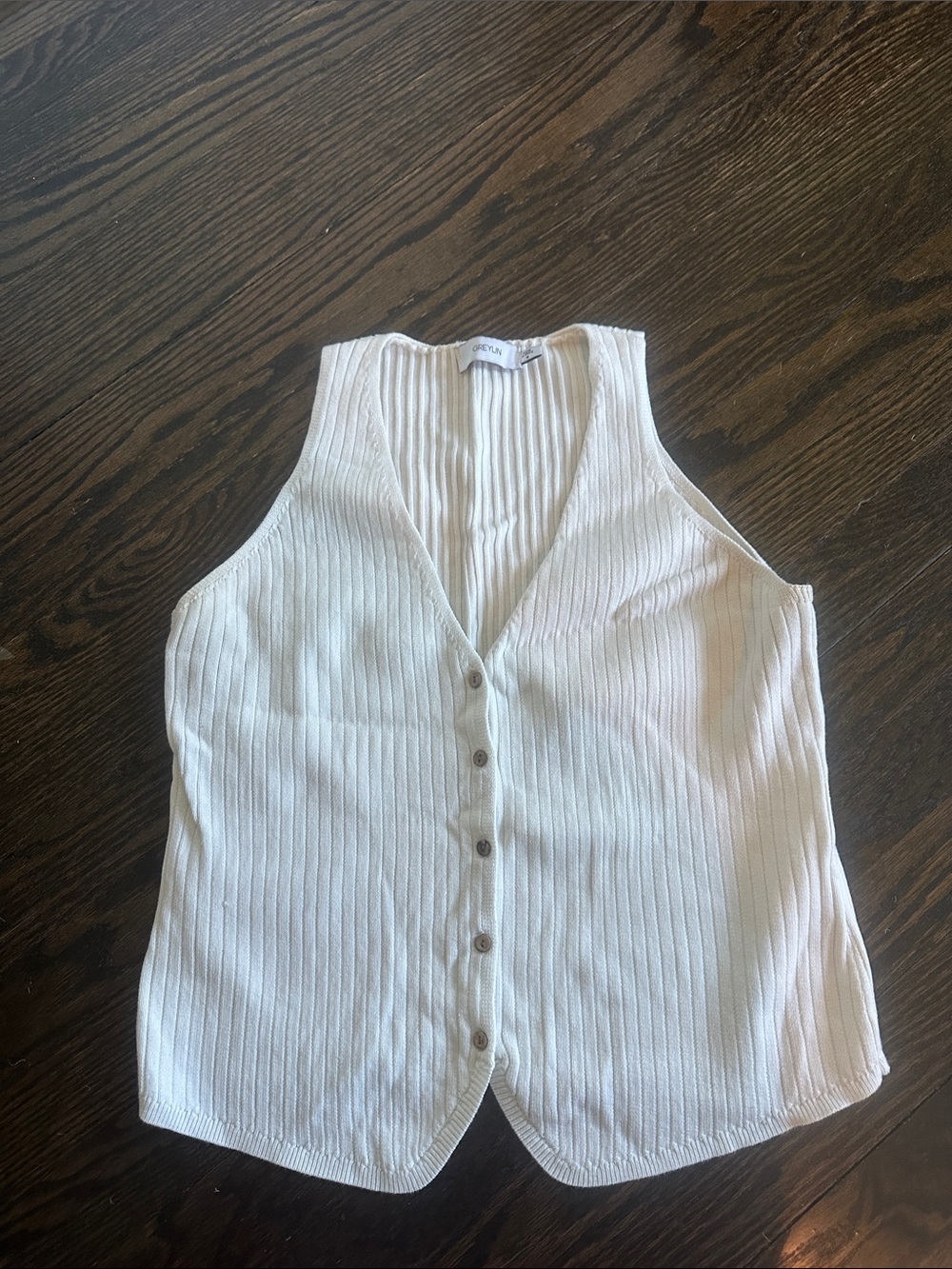 Evereve White Ribbed Button-Down Sleeveless Top